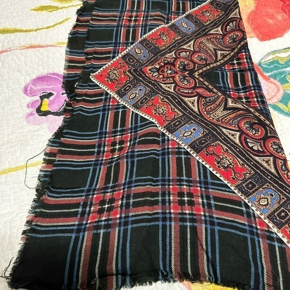 Black equestrian theme scarf, 28x28